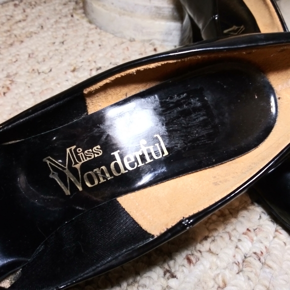 Vintage Miss Wonderful 1960-70's Black Patent Heeled  Loafer Style Pumps - Picture 3 of 16